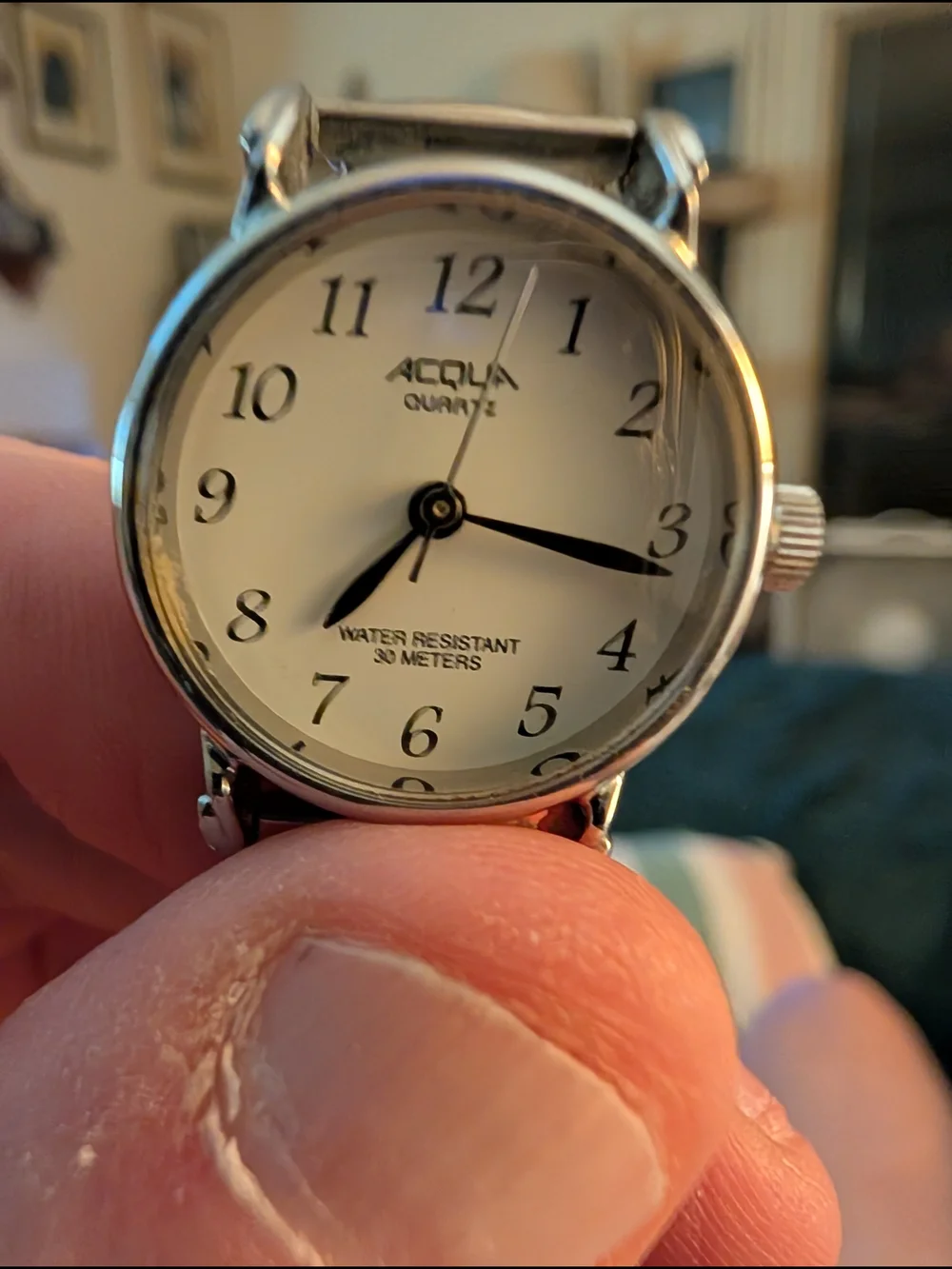 Acqua Quartz Silver-Tone Classic Round Watch - White Dial Brand New Battery In